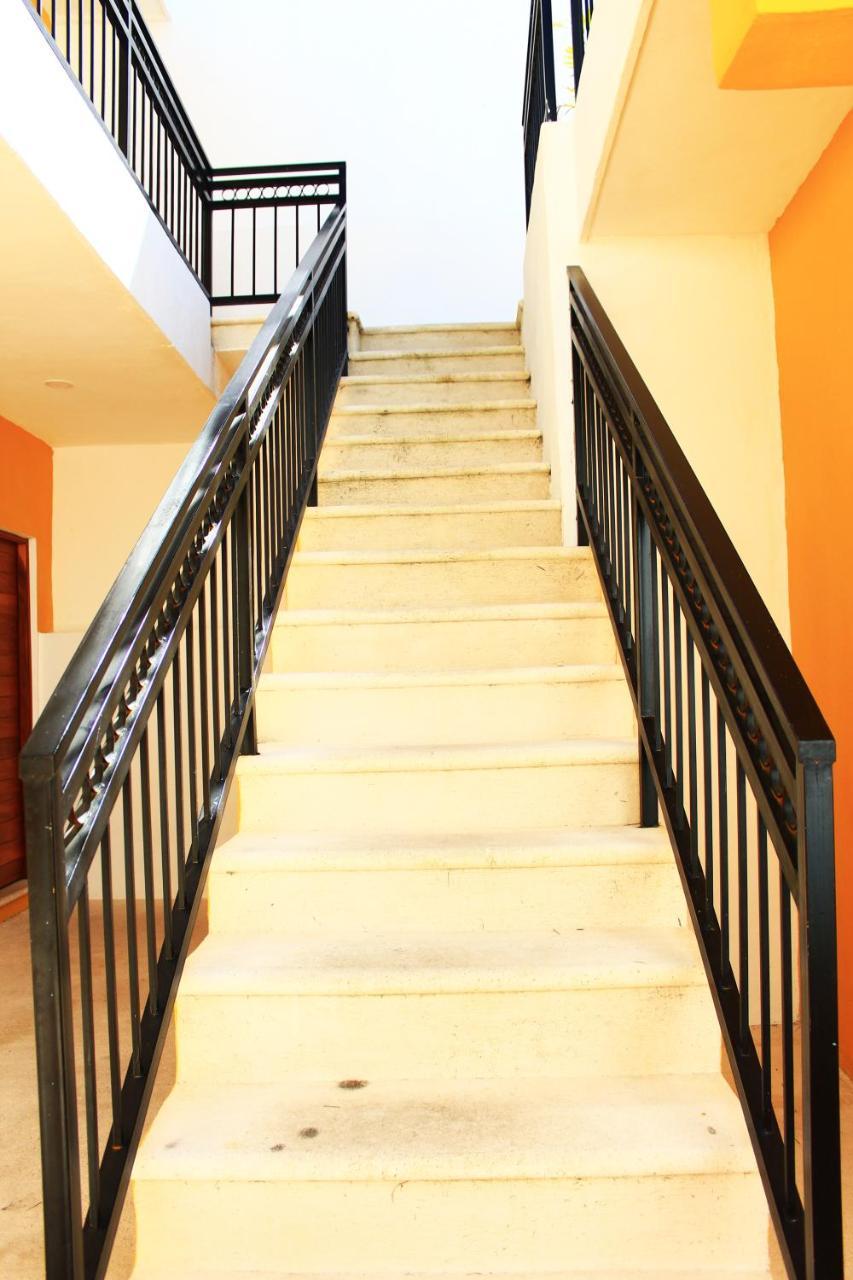 Maya Apartahotel